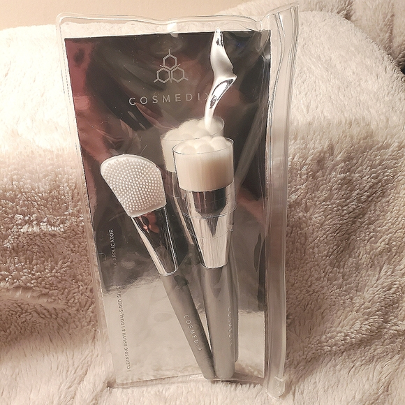 COSMEDIX Other - Cosmedix cleansing and mask applicator brush set